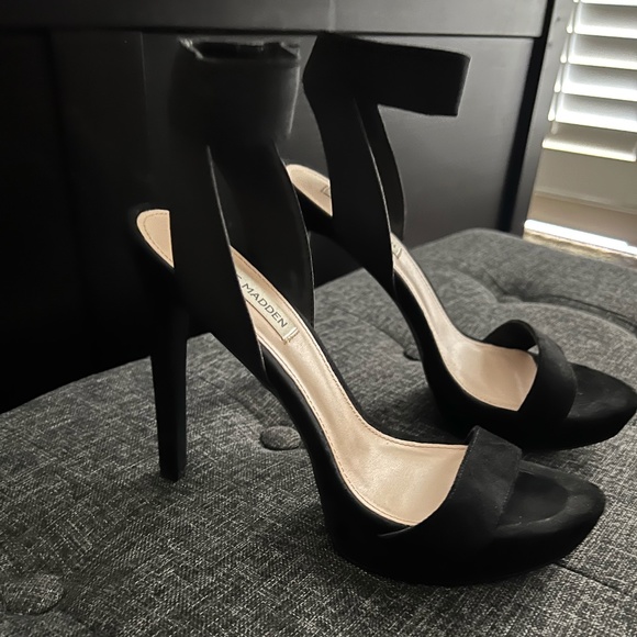 Steve Madden All Black Heels - Picture 2 of 5